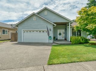 6926 Oakwood Ct, Brookings, OR 97415