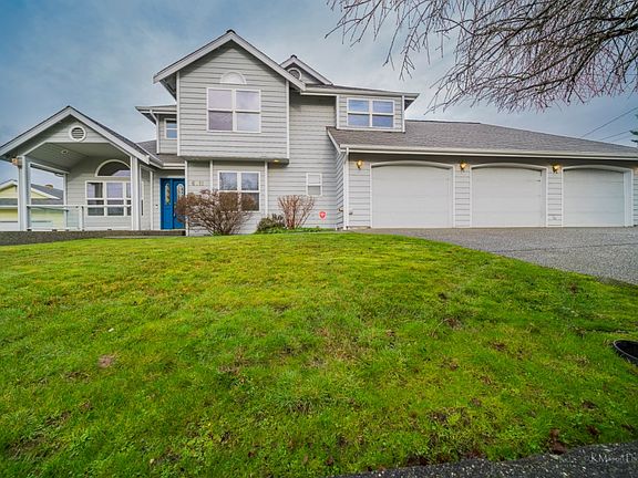 3rd image of 6811 61st Pl NE