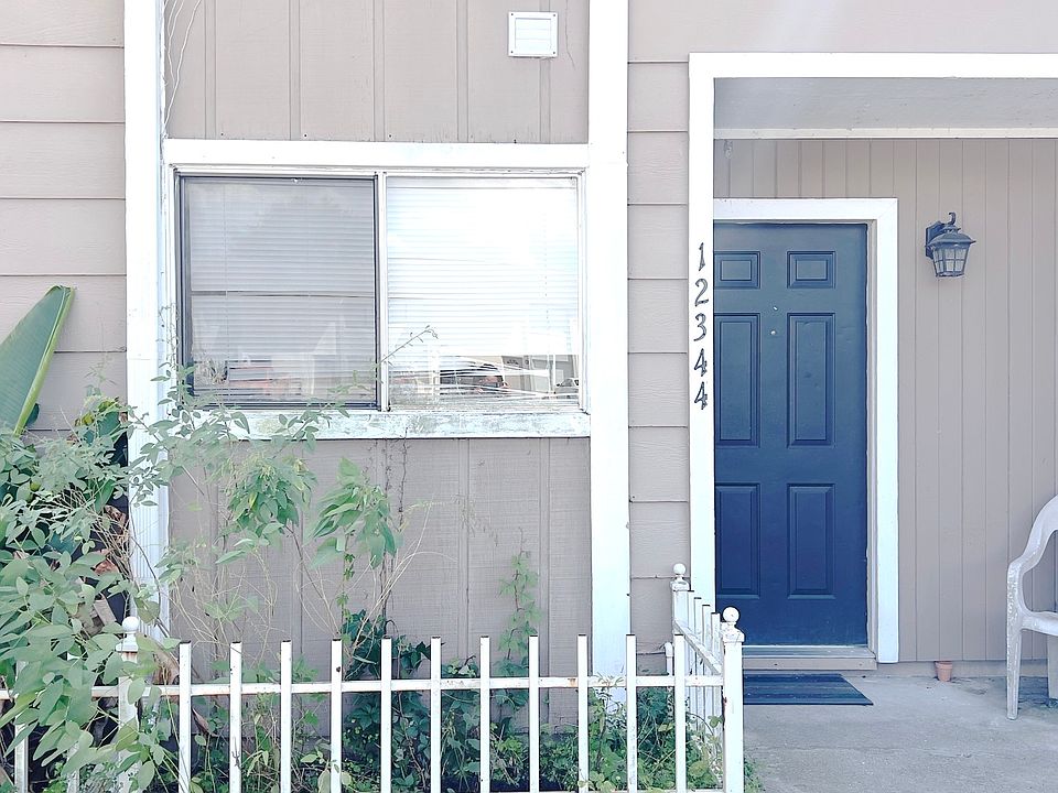 1st image of 12344 Fox Hound Ct #12344