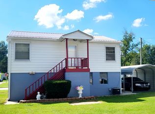 415 1/2 E Pearl St, Washington, IN 47501