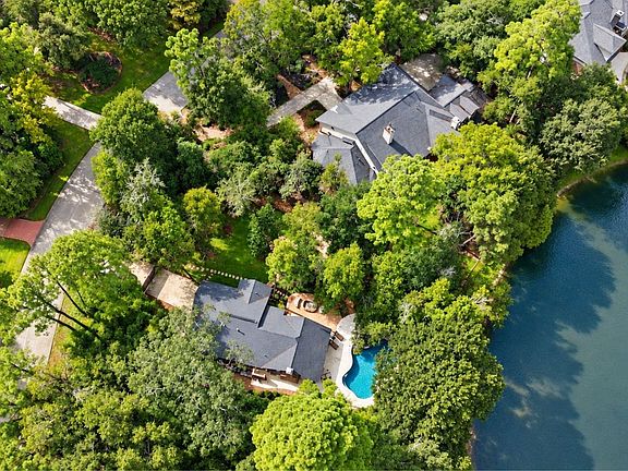 3rd image of 7 Pastoral Pond Cir