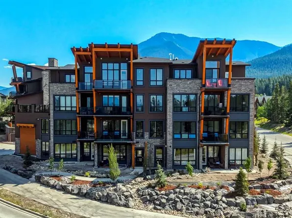 101H W Stewart Creek Rise #201, Canmore, AB T1W 0K2