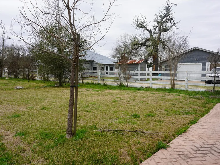 9500 Mayfield Ave #E — Photo 21