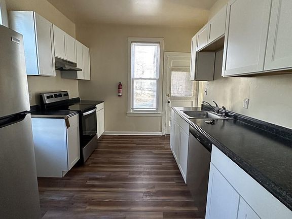 4th image of 608 Washtenaw Ave #1