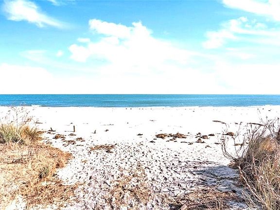 3rd image of 106 Lighthouse Dr