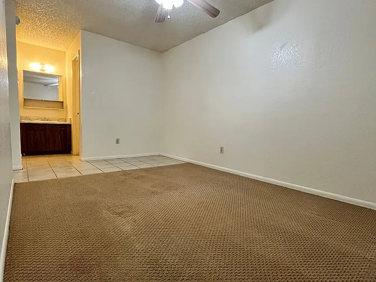 3052 N Alvernon Way — Photo 11