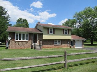 145 Dogwood Ct, New Oxford, PA 17350