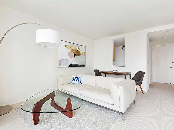4th image of 160 W 66th St APT 36C