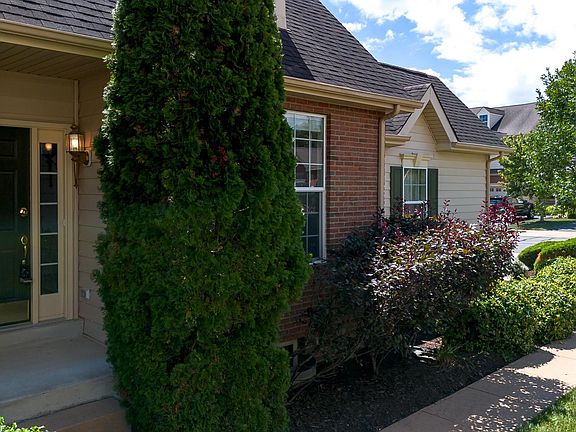 2nd image of 19592 Aspendale Sq