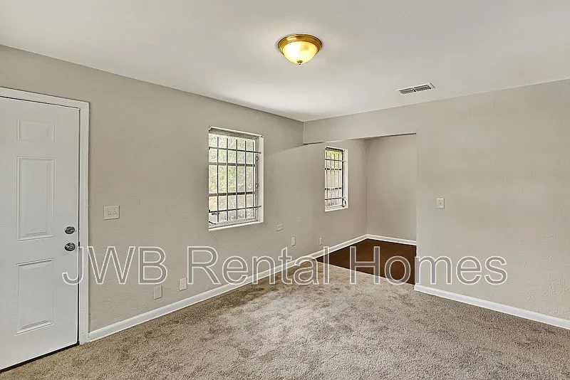 Northside — Photo 4
