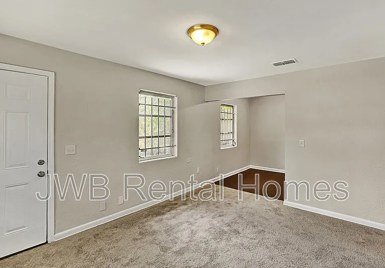 6863 W Virginia Ave — Photo 4