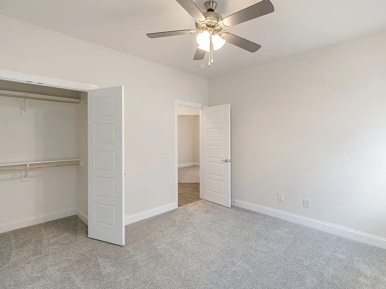 411 Linda Ln — Photo 20