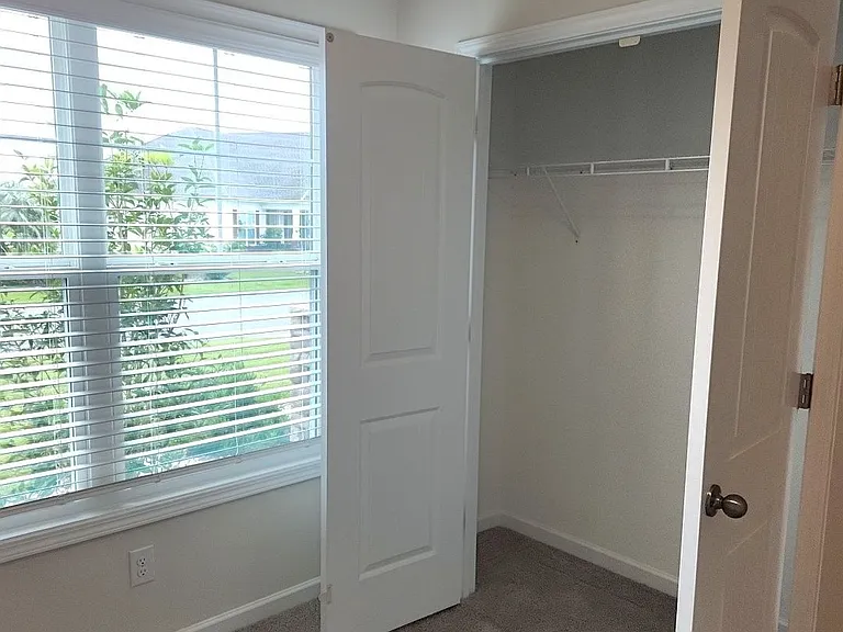 497 Hillsborough Dr — Photo 22