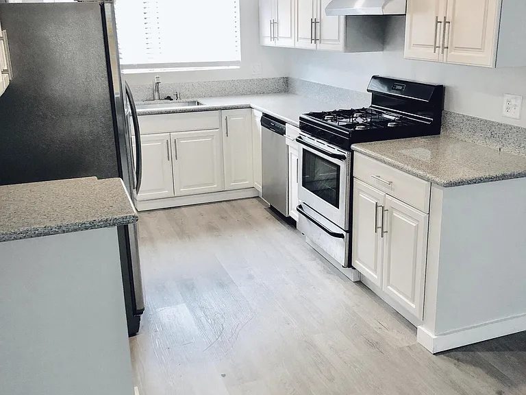 2456 Arizona Ave #3 — Photo 5