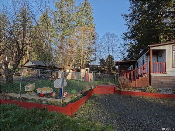 2nd image of 3626 Owl Ln NE