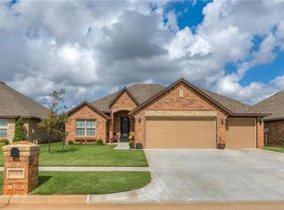 10909 SW 33rd St, Yukon, OK 73099