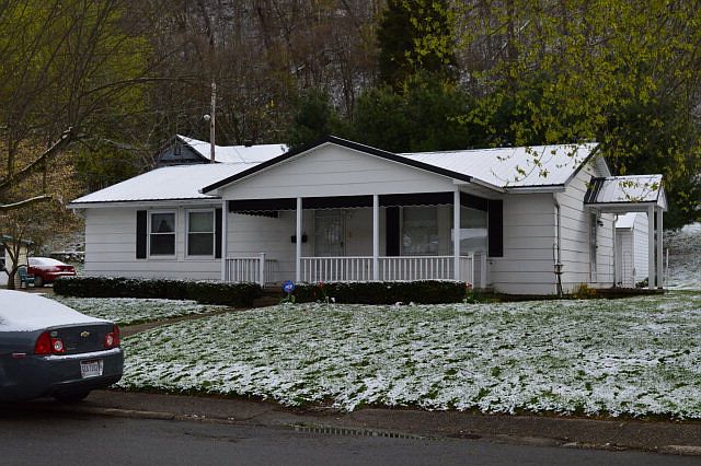 1st image of 1202 Lakeview Ave