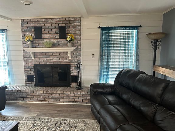 5th image of 733 Janice Dr