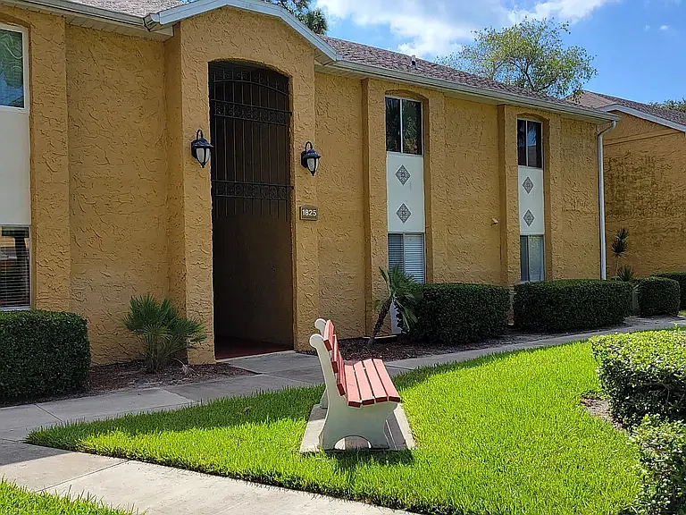 2 bed, 1049 sqft, $1,850 — Photo 2