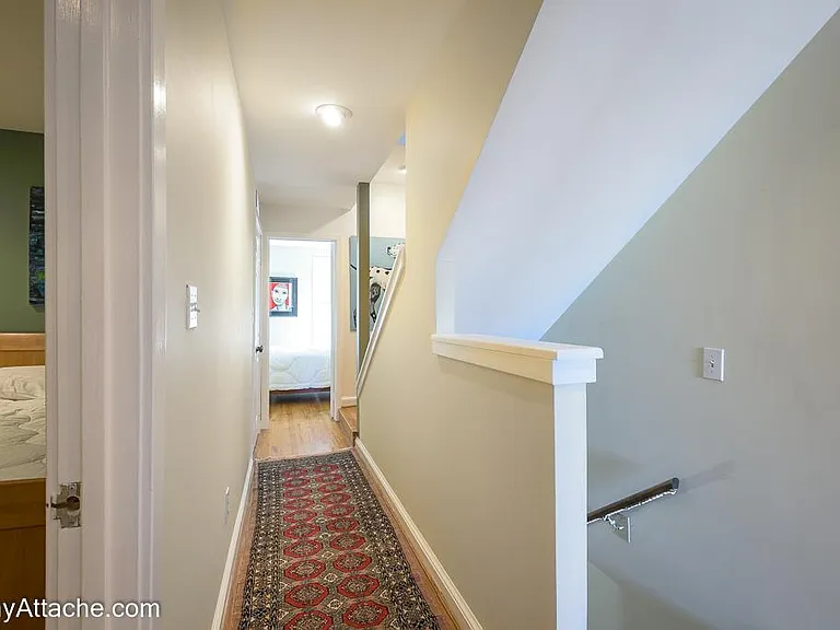 224 E St NE — Photo 35