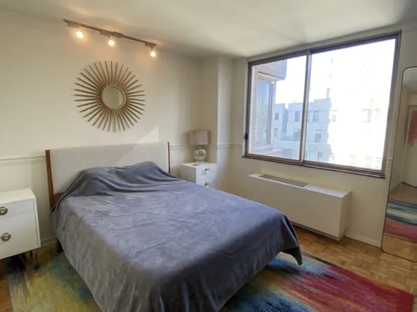 350 West 50th Street image 6 of 17