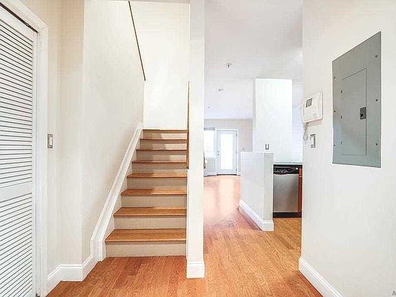 3rd image of 130 Post Ave APT 402