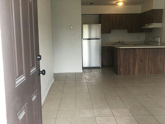 4th image of 27 NW 21st Pl Unit 33-1