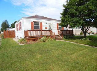3855 S 18th St, Milwaukee, WI 53221