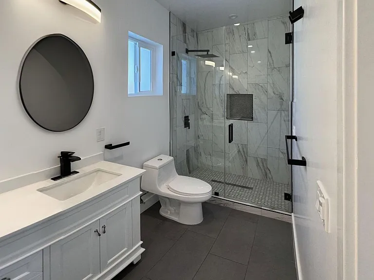 1208 N Alexandria Ave — Photo 9