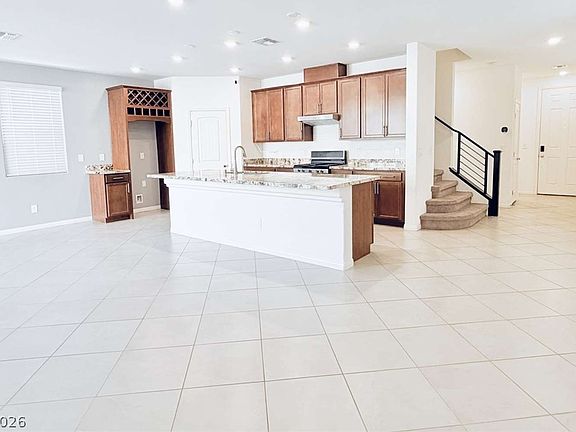 3rd image of 8616 Valley Village St