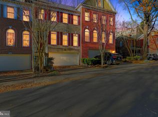 128 Rees Pl, Falls Church, VA 22046