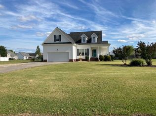 2428 Plumosa Dr, Grimesland, NC 27837