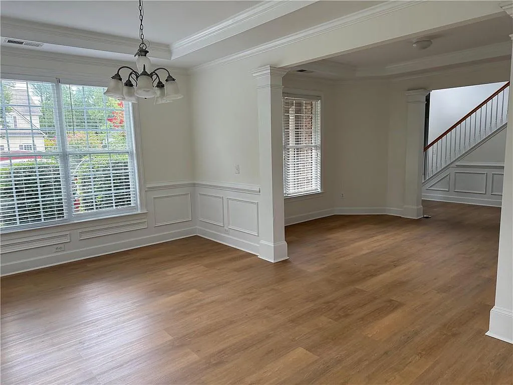 5 bed, 4.0 bath, 3373 sqft, $3,500 — Photo 4