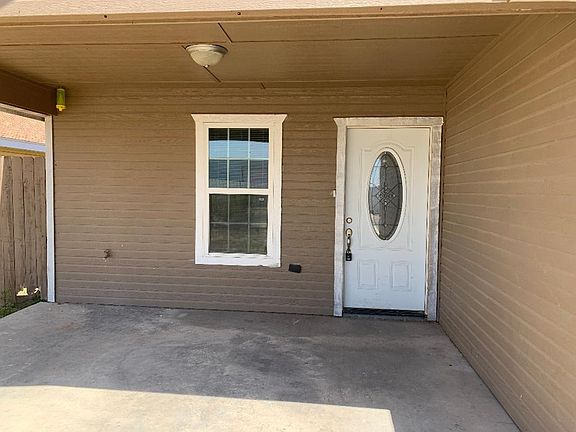 2nd image of 912 N Eva Ave