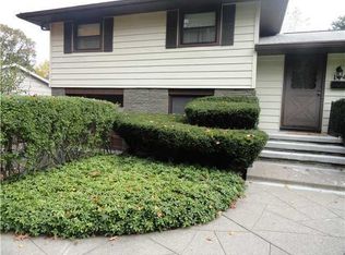 144 Wendover Rd, Rochester, NY 14610