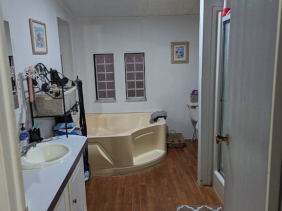 3rd image of 4096 Canary Palm Cir