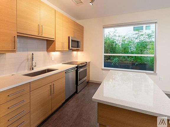 2nd image of 2851 Blake St #234