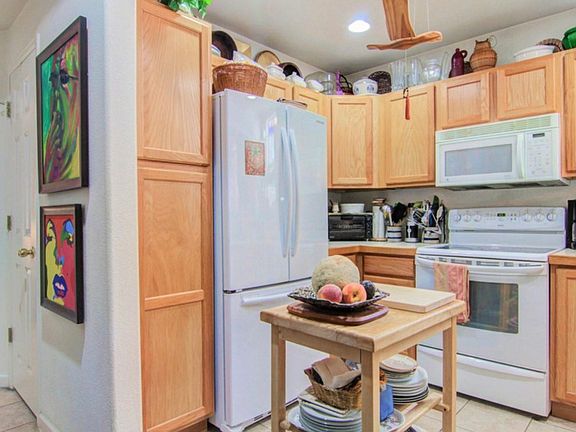 3rd image of 1747 N Pearl St APT 201