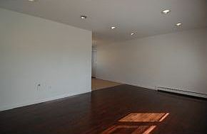 4th image of 301 Normandie Dr