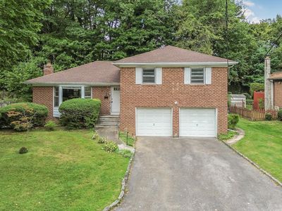 33 Eisenhower Drive, Yonkers, NY, 10710