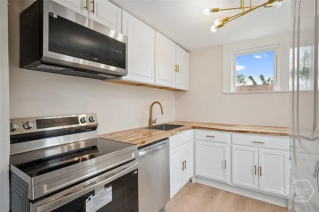 3 bed, 992 sqft, $1,500 — Photo 3