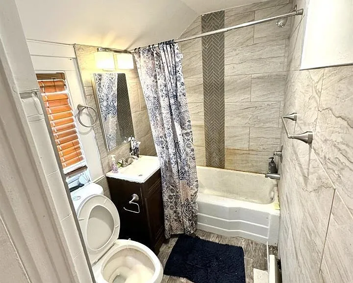 17 Beach St #2 — Photo 2