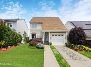 174 Heffernan St, Staten Island, NY 10312