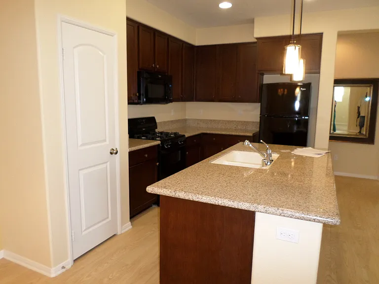 1524 San Borja St #1 — Photo 4