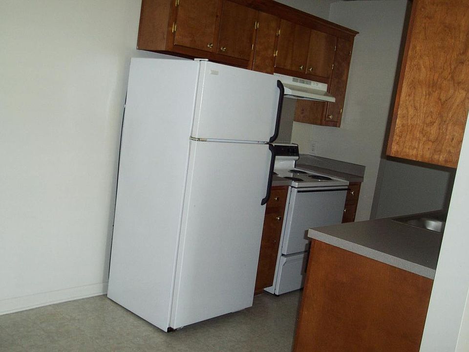 2nd image of 1219 E Fire Tower Rd APT E