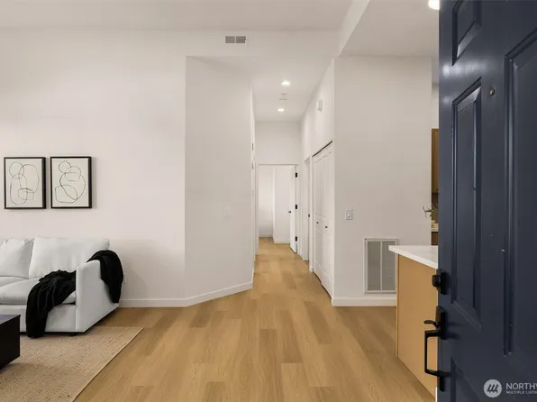 5235 164th Avenue SE #14-1, Bellevue, WA 98006