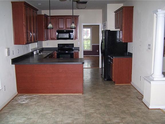 4th image of 14213 Glenmorgan Dr