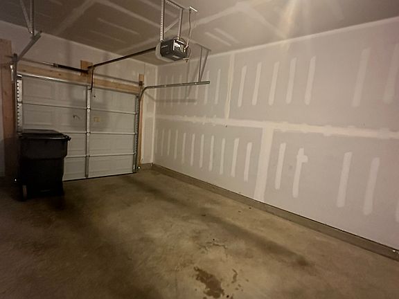 5th image of 132 Colony Ave