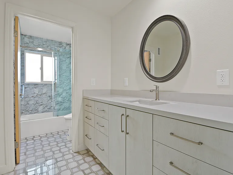 4217 Mesa St — Photo 12