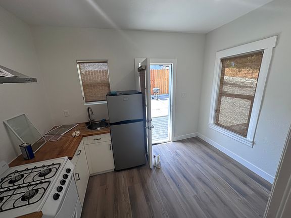 5th image of 631 Rosemont Ave #2